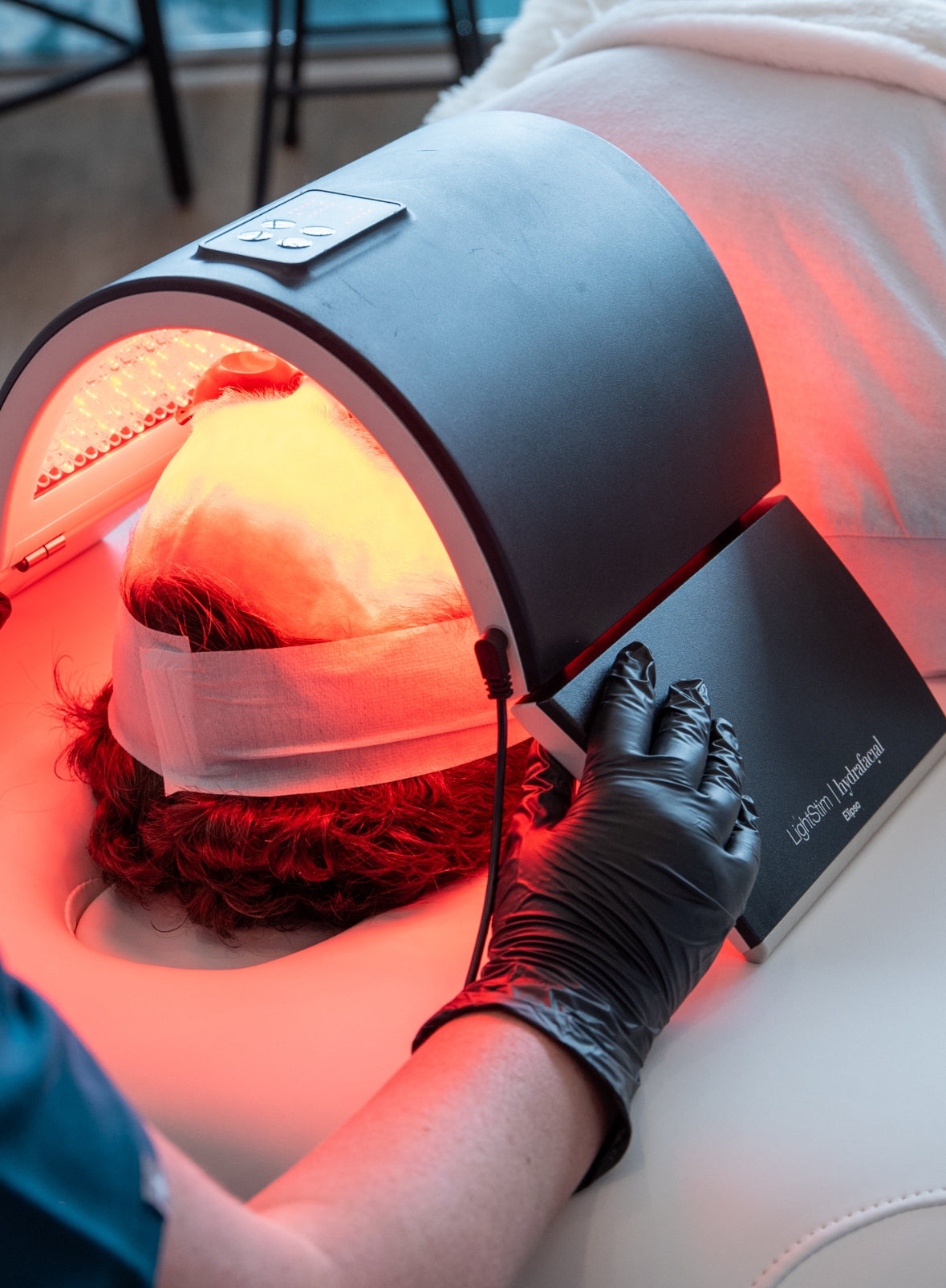Facial + Red Light Therapy