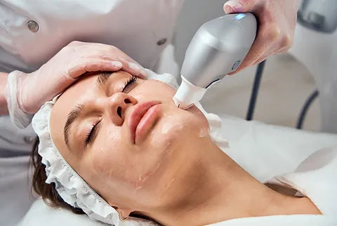 Tratamiento de lifting facial sin cirugía: HIFU 7D en cuello y mandíbula